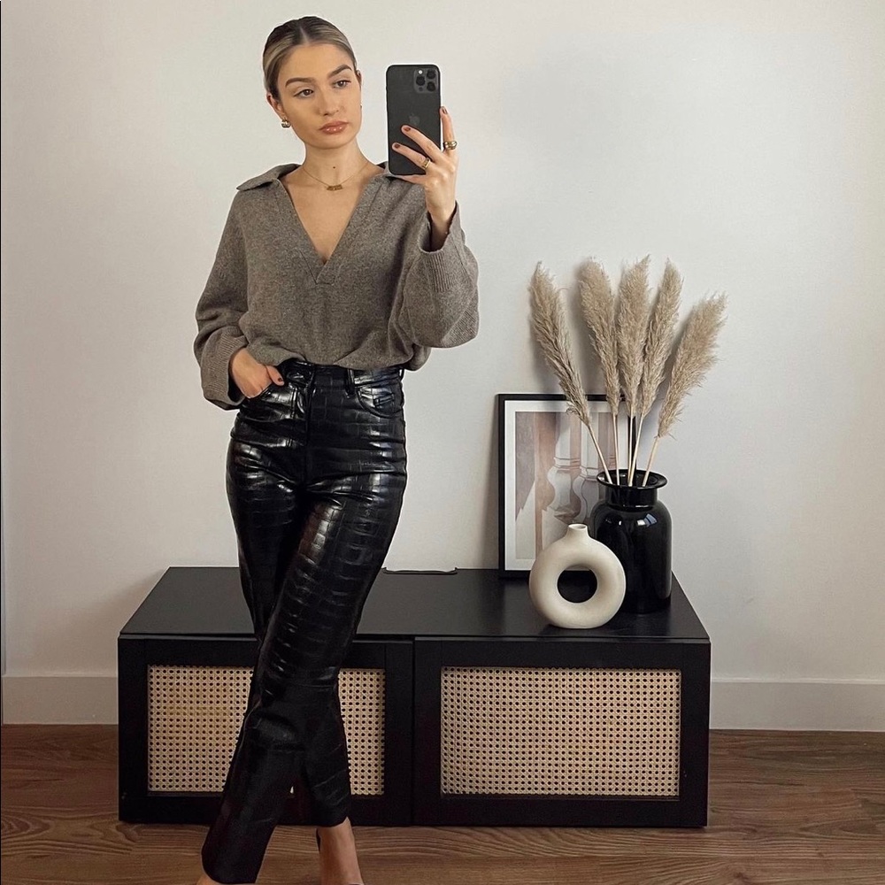 H&M fine knit merino wool sweater sz XS